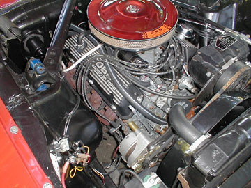 Engine Detail 02.jpg (52916 bytes)