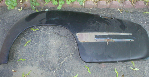 Left Rear Fender 1.jpg (67003 bytes)