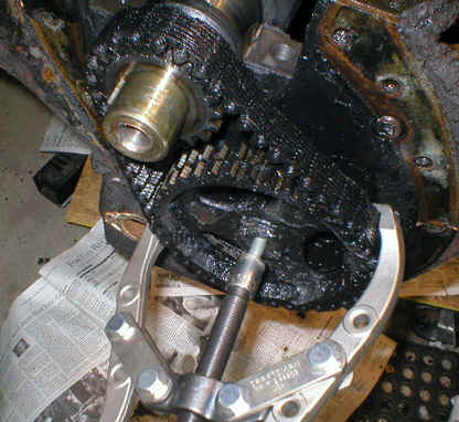 Timing_chain_pull342.jpg (107660 bytes)